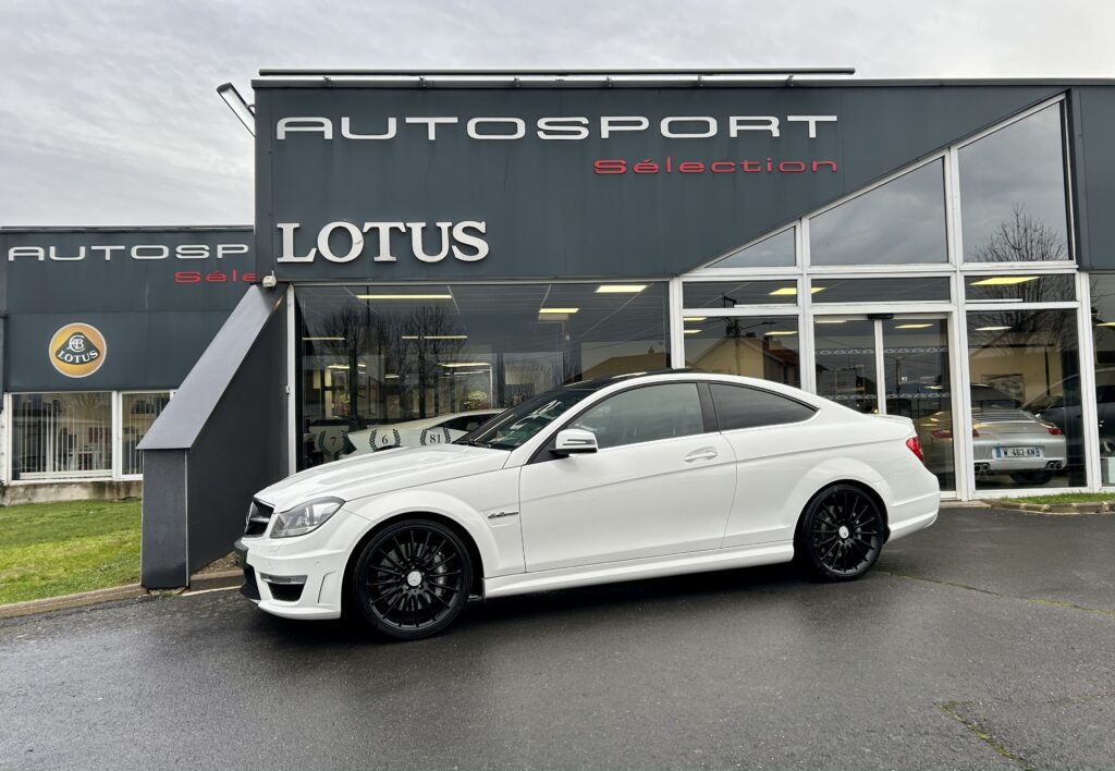 Mercedes C63 AMG V8 457Ch PREMIÈRE MAIN