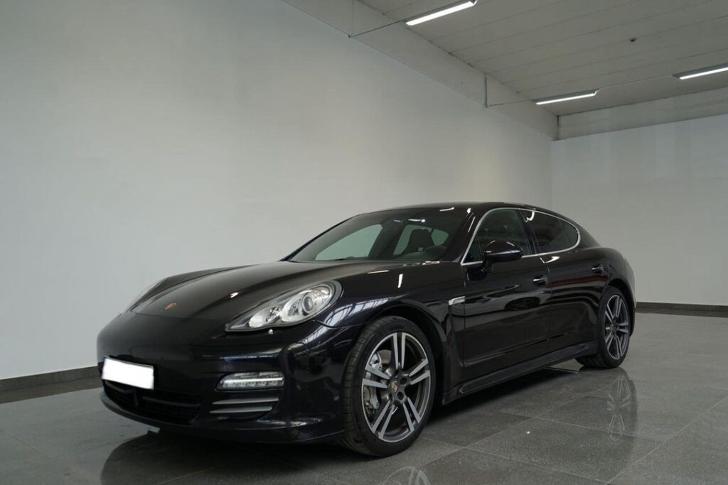 Porsche Panamera 4S 4.8L V8 400Ch